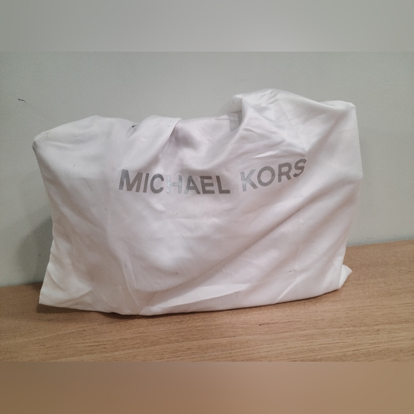 NWT Michael Kors JetSet tote in Chili - Picture 10 of 11